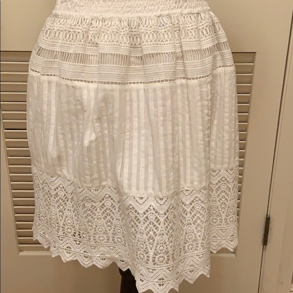 17. Chelsea and Violet White Lace Skirt - Picture 5 of 10